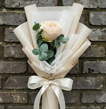 Букет цветов из:  Розы в Малке
