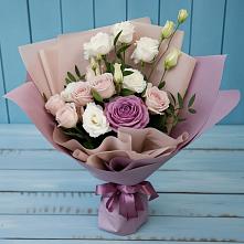 Букет цветов из:  Розы и Лизиантусы в Малке
