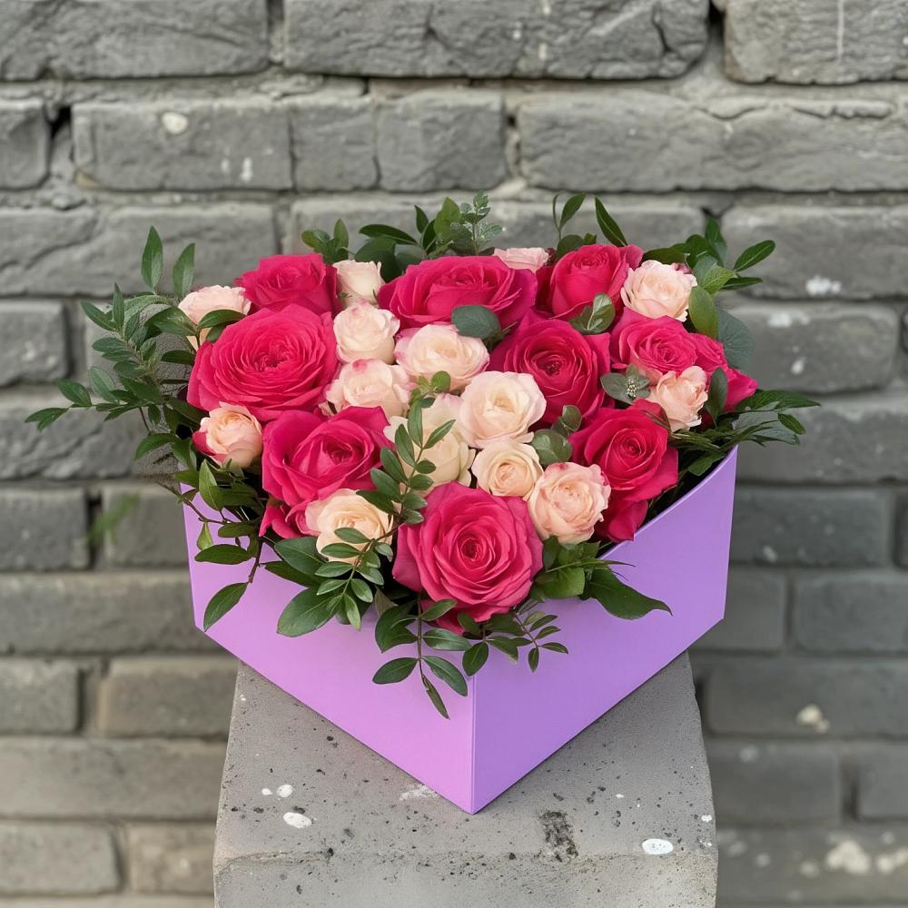 Цветочная композиция из Розы в коробке в Малке