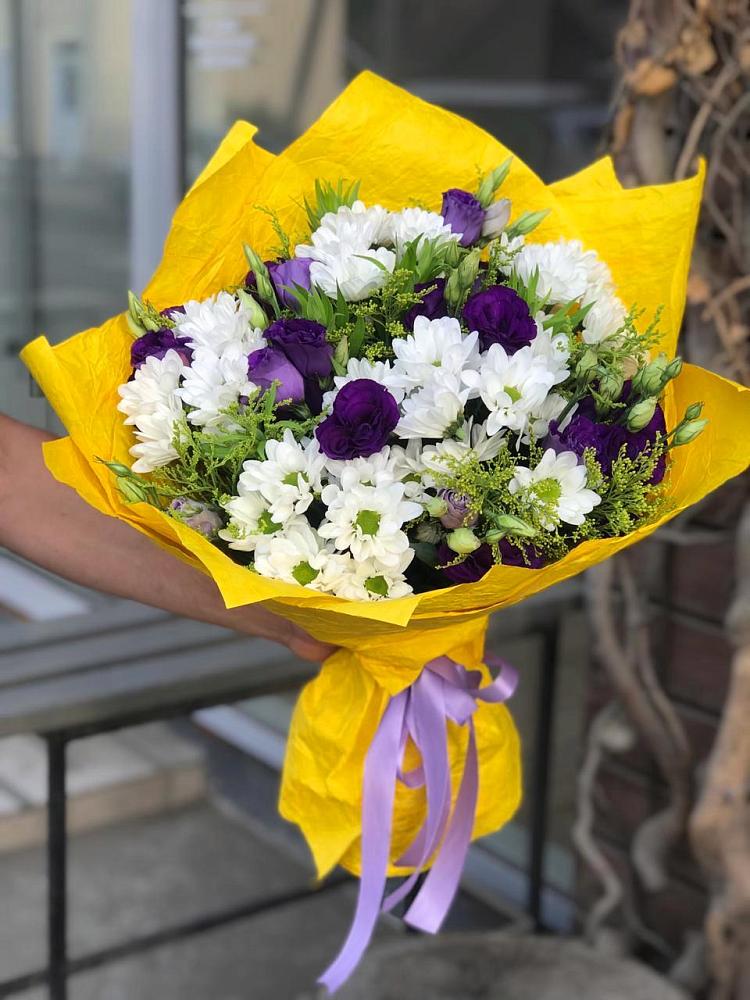 Букет цветов из: Ирисы, Хризантемы и Ромашки в Малке