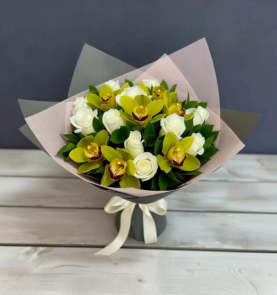 Букет цветов из: Орхидеи и Розы в Малке