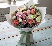 Букет цветов из:  Розы, Лизиантусы и Гвоздики в Малке