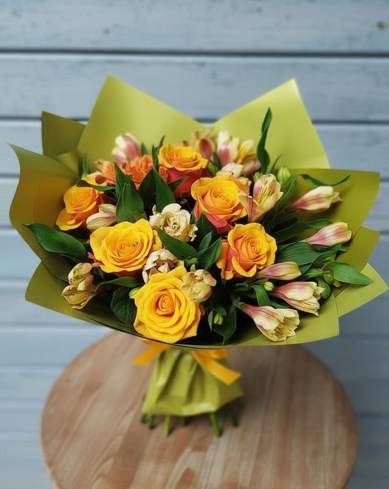 Букет цветов из: Альстромерии и Розы в Малке