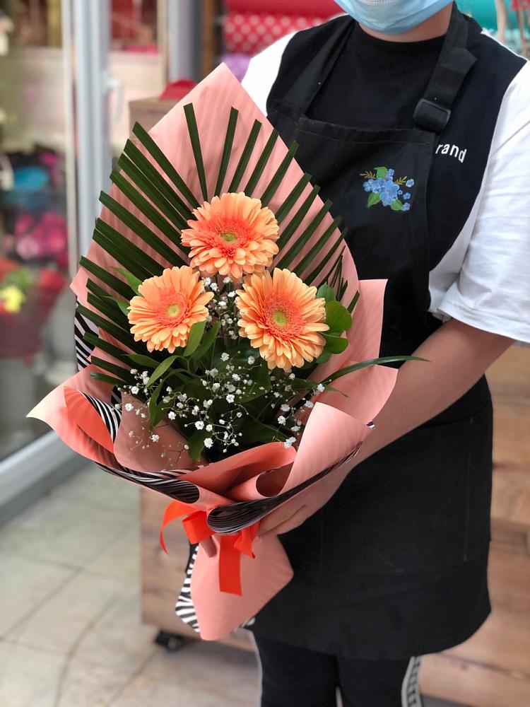 Букет цветов из: Герберы в Малке